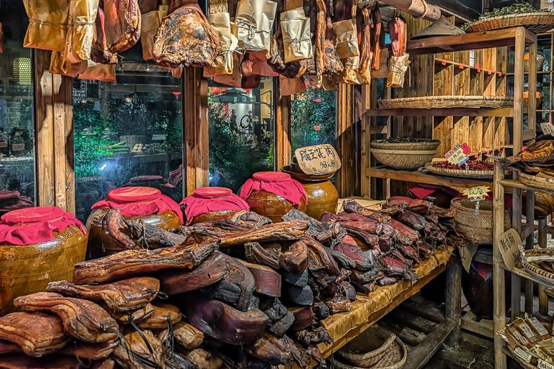 Hunan Smoked Hams