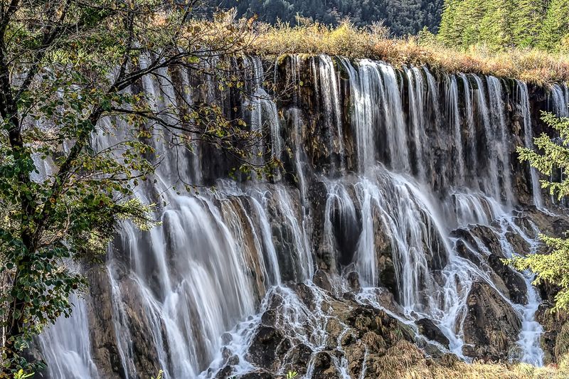 Nuorilang Waterfalls 诺日朗瀑布