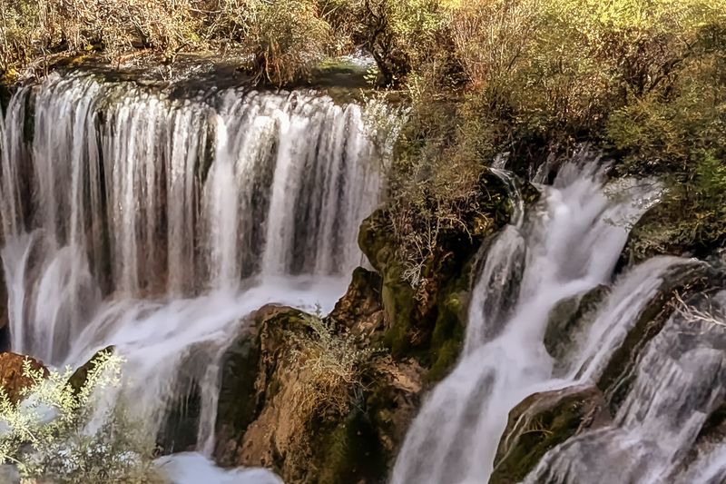 Shuzheng Waterfall 树正瀑布