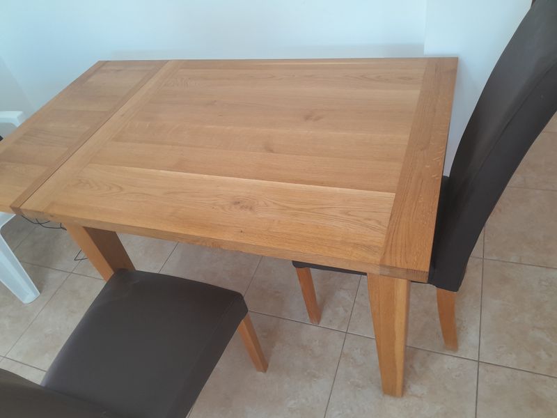 oak dining table