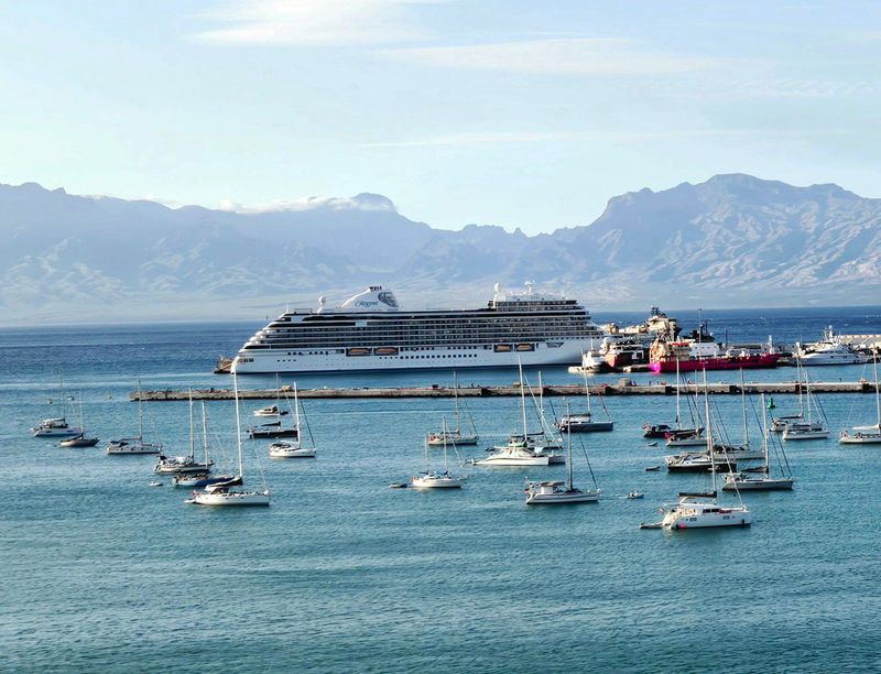 Regent Seven Seas Splendor docked in the Bay of Mindelo, Cape Verde.jpg