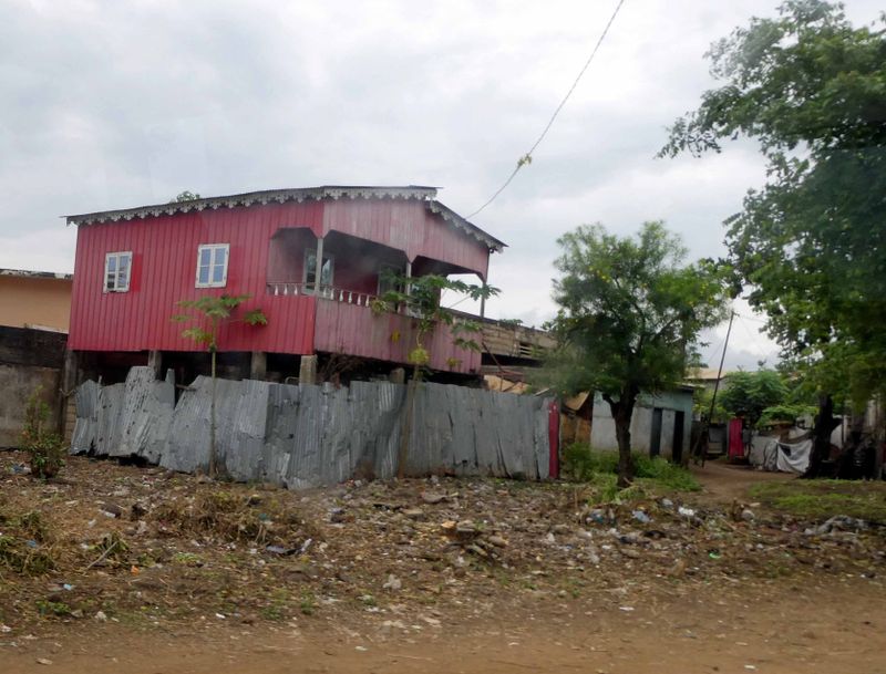 House on stilts in the fishing village of Pantufo on Sao Tome.JPG