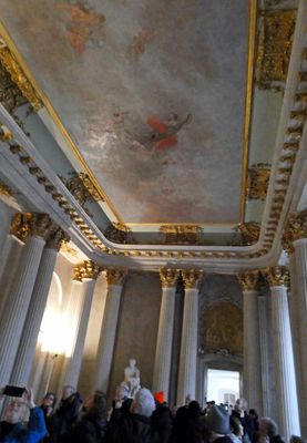 The entrance hall of Sanssouci Palace has ten pairs of Corinthian columns made of white stucco marble with gilded capitals