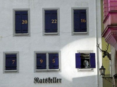 Opening the 3rd Advent window on the Meissen Rathaus