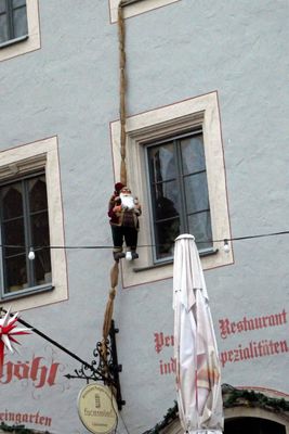 Santa on a rope in Meissen