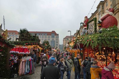 Crowds at the Dresdner Striezelmarkt