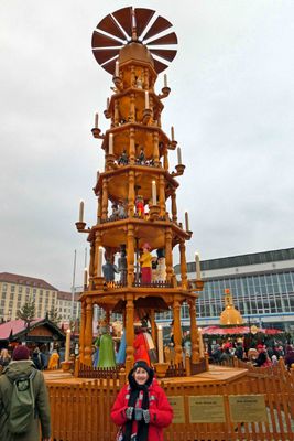 Christmas Pyramid at the Dresdner Striezelmarkt