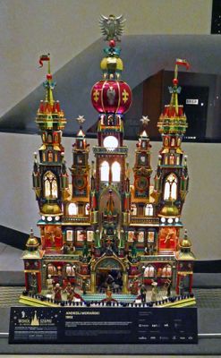 'Szopka' is a construction featuring the nativity scene surrounded by representations of houses and monuments of Krakow