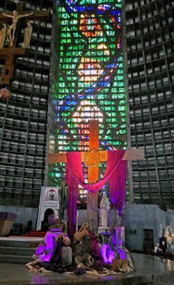 Rio Metropolitan Cathedral prepared for Easter