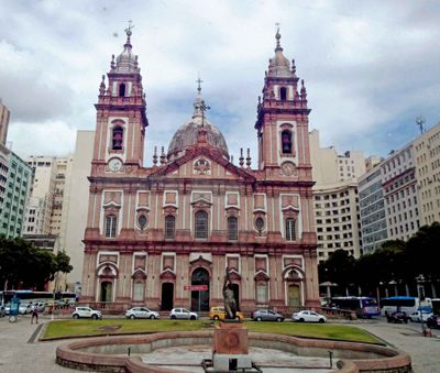 The Candelária Church in Rio was built and decorated during a period  from 1775 to the late 19th century