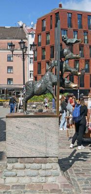 Riga statue based on Grimm Brothers tale, 'Bremen Town Musicians'