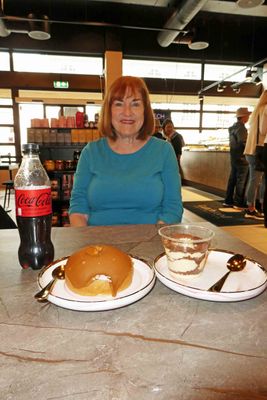 Mid-morning snack includes Haugesund's sweet specialty on the right ('Queen Maud fromage')