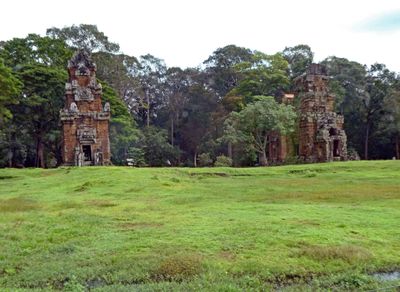 Prasat Suor Prat is a group of 12 towers on the east side of Angkor Thom
