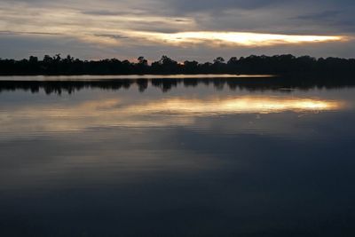 Popular lake in Siem Reap to watch the sunset