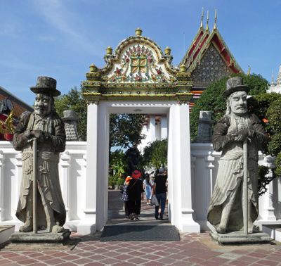 Giant doorkeepers atWat Pho in Bangkok