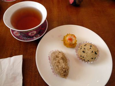 Tea and snacks in Jakarta's Chinatown