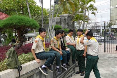 Indonesian Boy Scouts outside the 10 November Museum