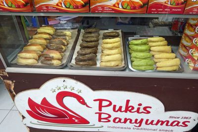 Indonesian snack in Genteng Market in Surabaya