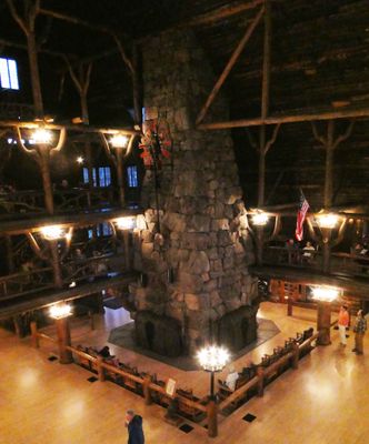 Old Faithful Inn is one of the largest log structures in the world