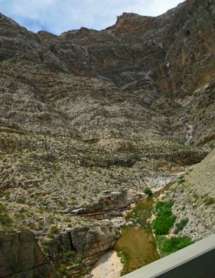Virgin River Gorge in Arizona