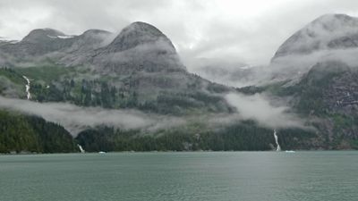 This part of Tracy Arm Fjord looks like a good place to film a fantasy movie