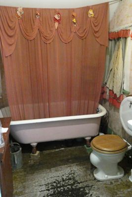 Dolly's bathroom in Ketchikan, AK