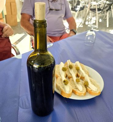 Local wine and goat cheese in Taganana, Tenerife.jpg