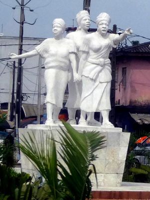 Monument to women's march of 1949 against French colonial rulers 1517x1449.JPG