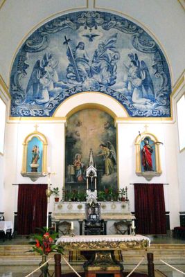 Altar of the Cathedral of Sao Tome.JPG