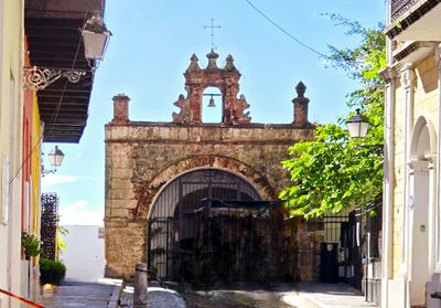 Capilla del Cristo is a small chapel in San Juan built in the 18th century