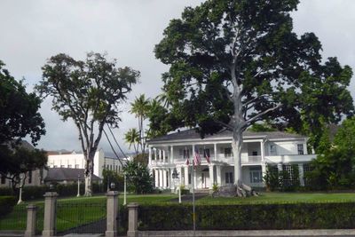 Washington Place (built 1847) was the residence of Queen Liliʻuokalani (1862-1917) and served as the Governor's mansion int