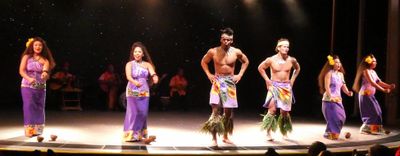 Main show in Hollywood Theater on NCL Pride of America