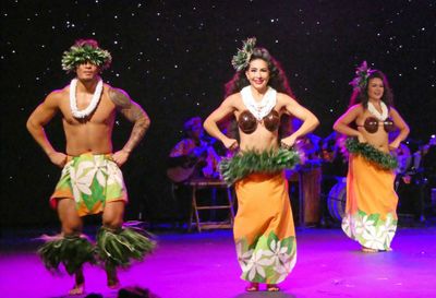 Stage show on NCL Pride of America
