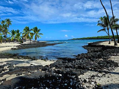 Keone'ele is a protected cove on Puʻuhonua o Hōnaunau National Historical Park