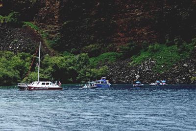 Kealakekua Bay, Kona, Hawaii is popular for snorkeling tours