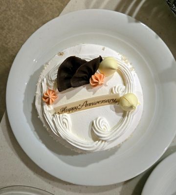 Cake to celebrate our anniversary aboard the Pride of America