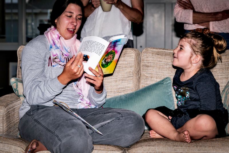 Her aunt and cousins made a book featuring their hamster and presented it as a gift.