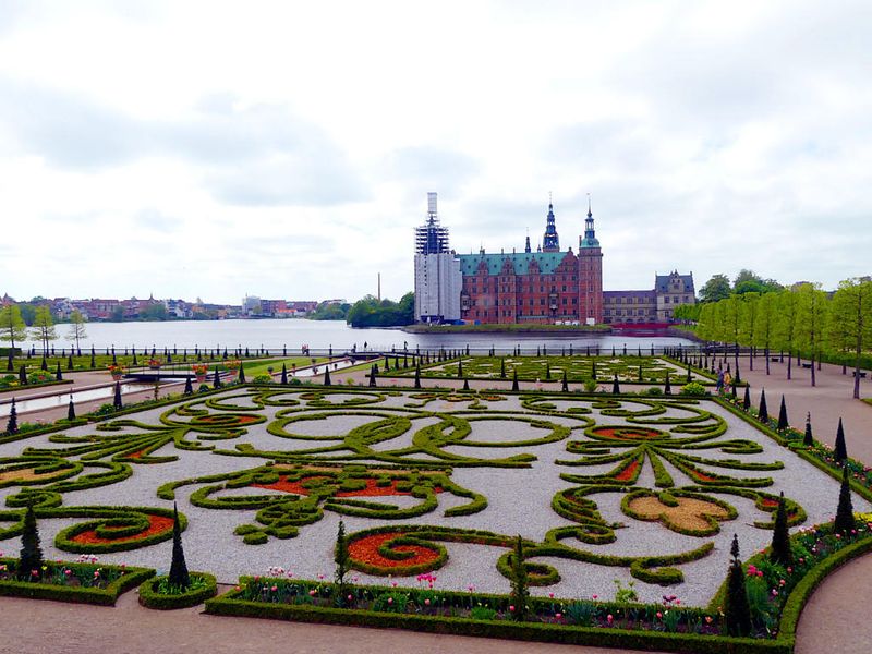 Frederiksborg Castle Gardens