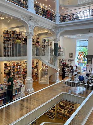Cărturești Carusel - Book Shop