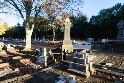 240510TceEndCemetery1822w.jpg