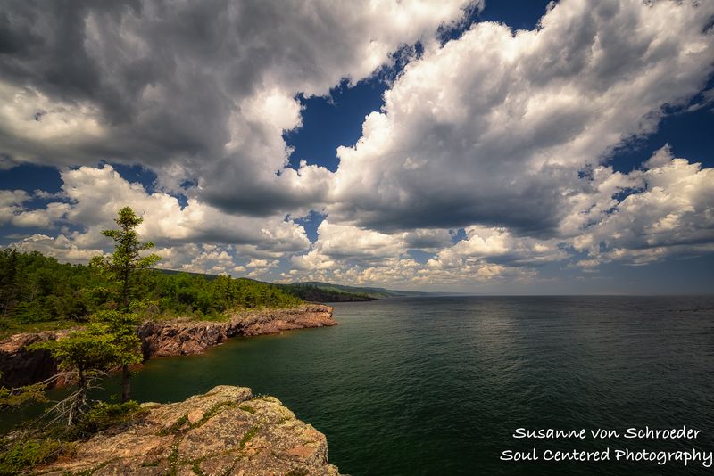 Grand view - shoreline of Lake Superior, at Tettegouche State park 3