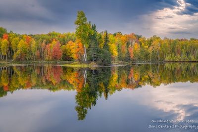 Peak fall colors at Audie Lake, perfect reflections 3