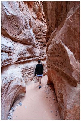 White Domes slot canyon