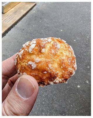 Financier bite