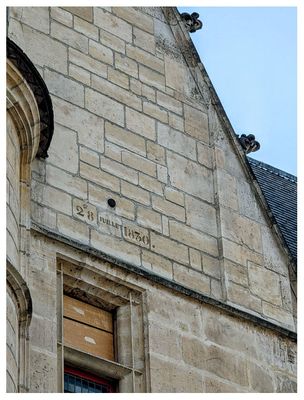 Hôtel de Sens cannonball