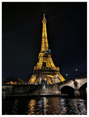 Seine River cruise - the Eiffel Tower