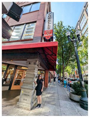 Powell's!