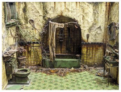 Abandoned Gatsby Bathroom by Noelle Smith