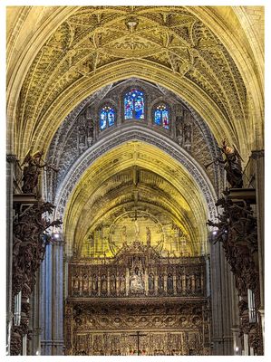  Seville Cathedral rooftop tour: High altar