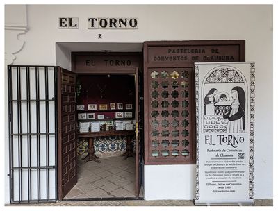 El Torno Pasterleria de Conventos de Clausura in Plaza del Cabildo